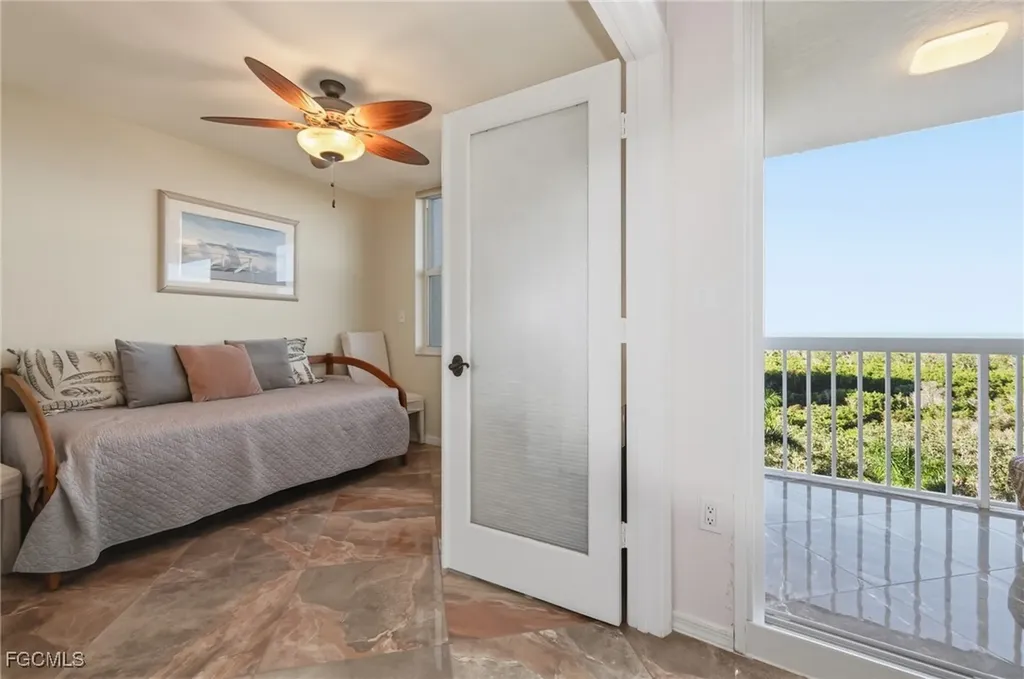 6585 Nicholas Boulevard Naples FL 34108