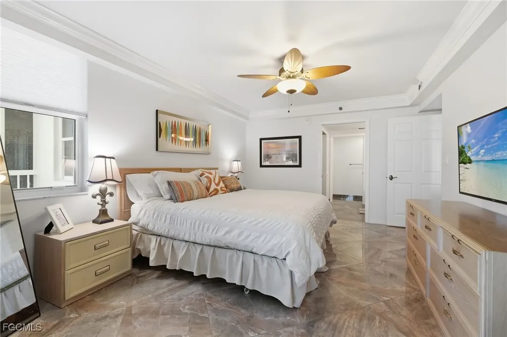 6585 Nicholas Boulevard Naples FL 34108