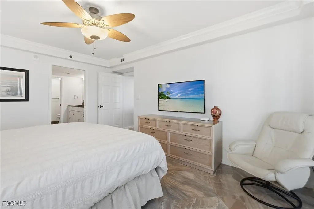 6585 Nicholas Boulevard Naples FL 34108