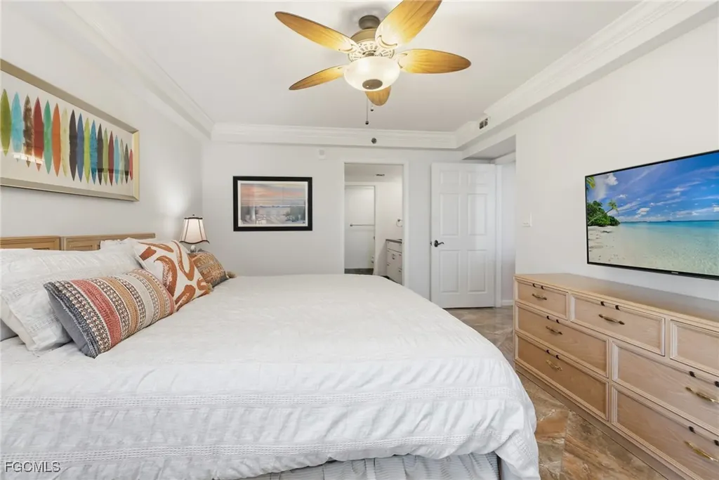 6585 Nicholas Boulevard Naples FL 34108