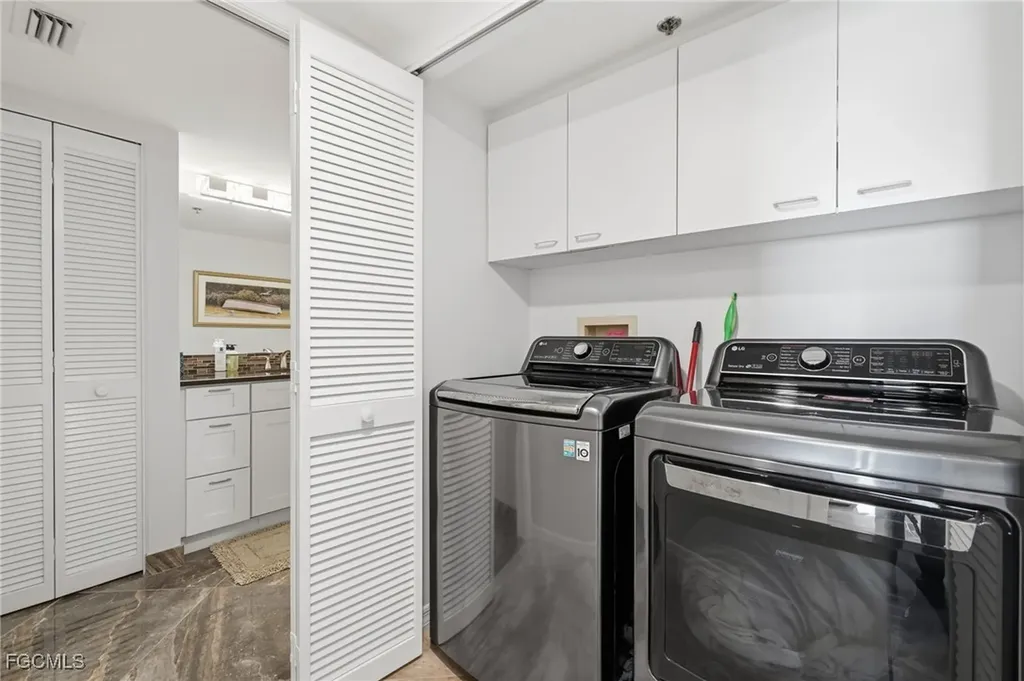 6585 Nicholas Boulevard Naples FL 34108