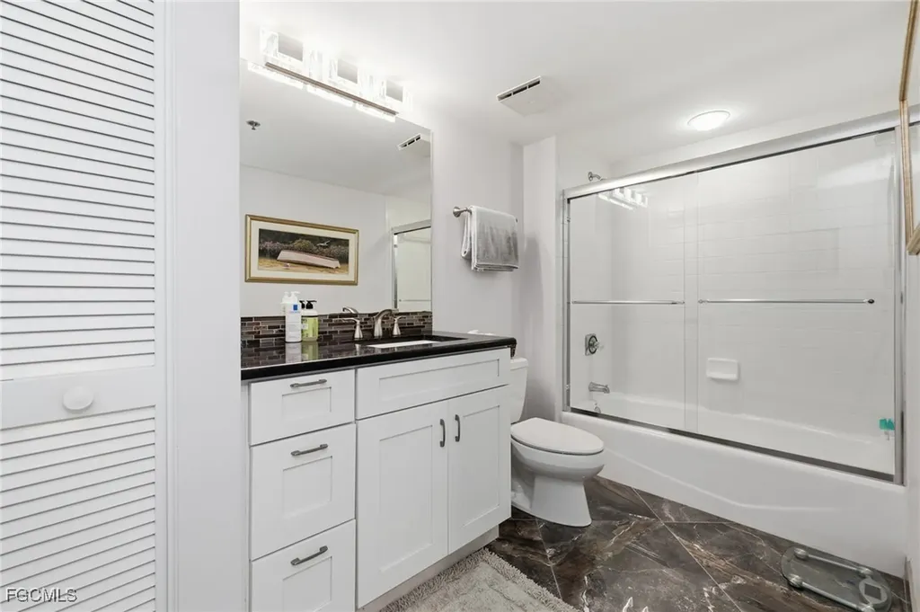 6585 Nicholas Boulevard Naples FL 34108