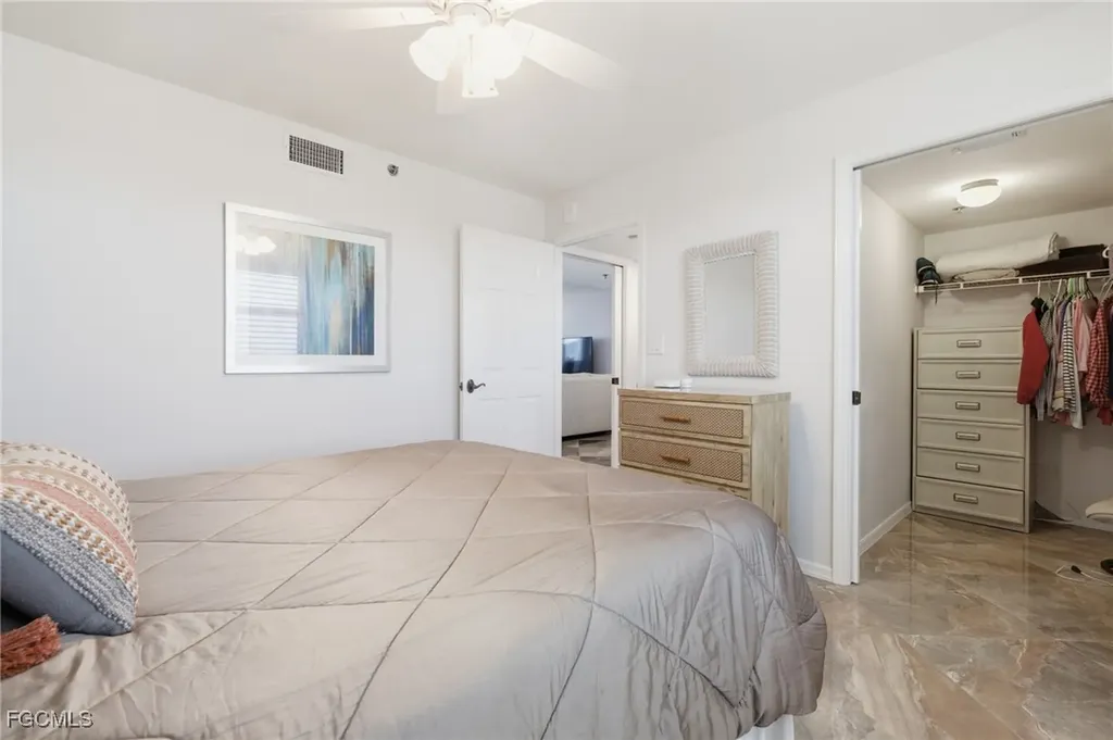 6585 Nicholas Boulevard Naples FL 34108
