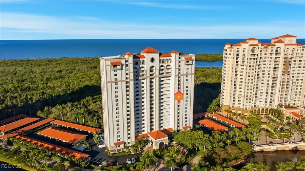 6585 Nicholas Boulevard Naples FL 34108