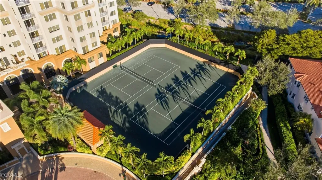 6585 Nicholas Boulevard Naples FL 34108