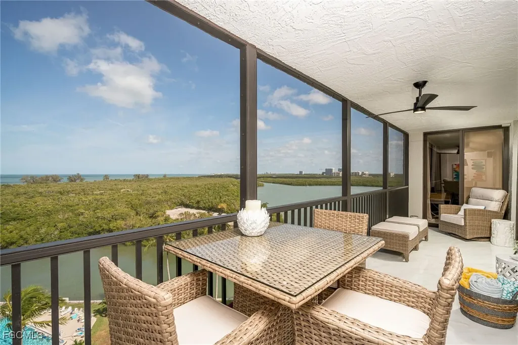 17 Bluebill Avenue Naples FL 34108