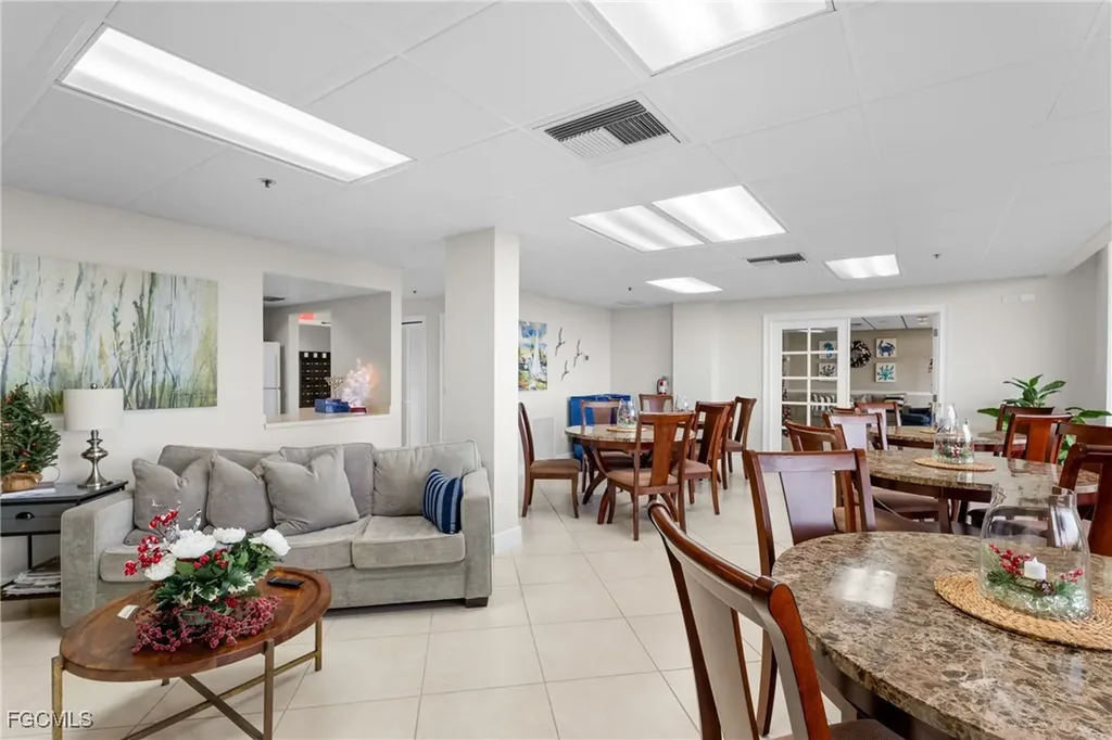 17 Bluebill Avenue Naples FL 34108