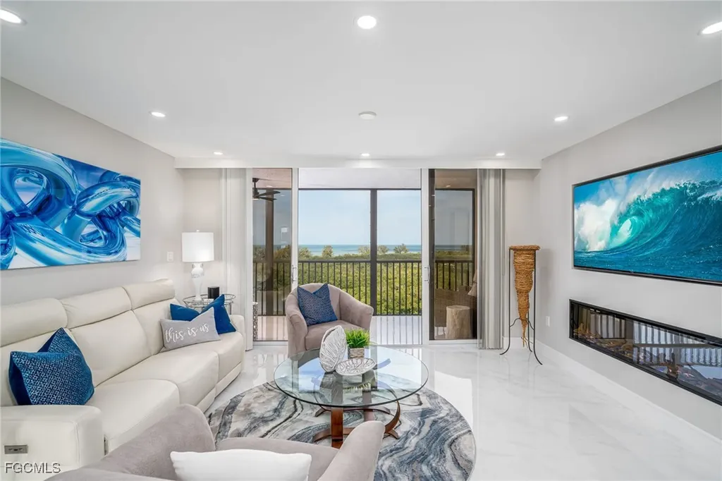 17 Bluebill Avenue Naples FL 34108