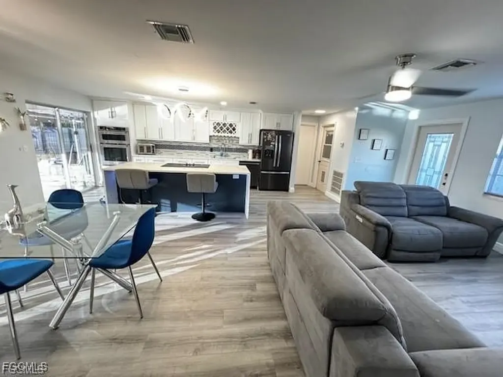 1206 SE 23rd Place Cape Coral FL 33990