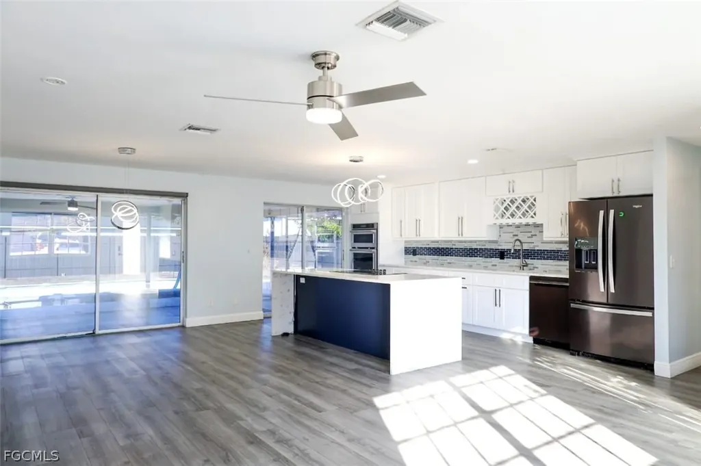 1206 SE 23rd Place Cape Coral FL 33990