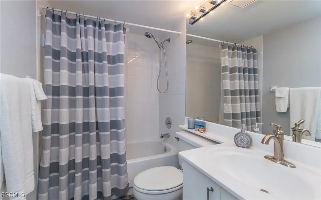 5825 Trailwinds Drive Fort Myers FL 33907