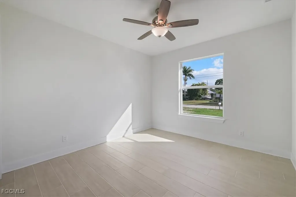 433 SW 21st Street Cape Coral FL 33991