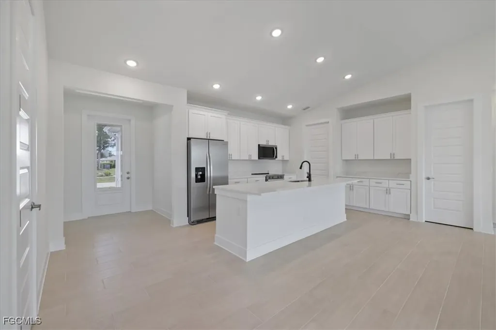 433 SW 21st Street Cape Coral FL 33991