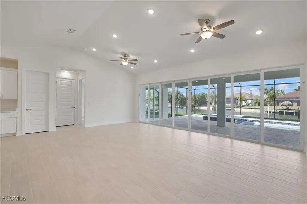 433 SW 21st Street Cape Coral FL 33991