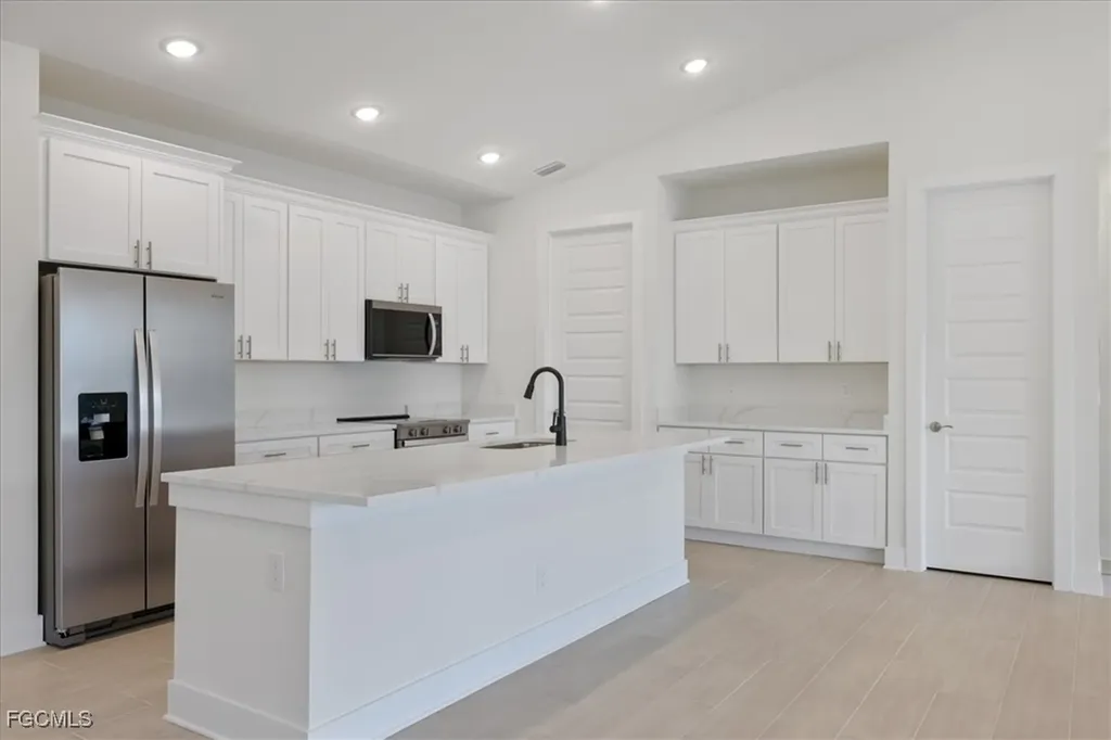 433 SW 21st Street Cape Coral FL 33991