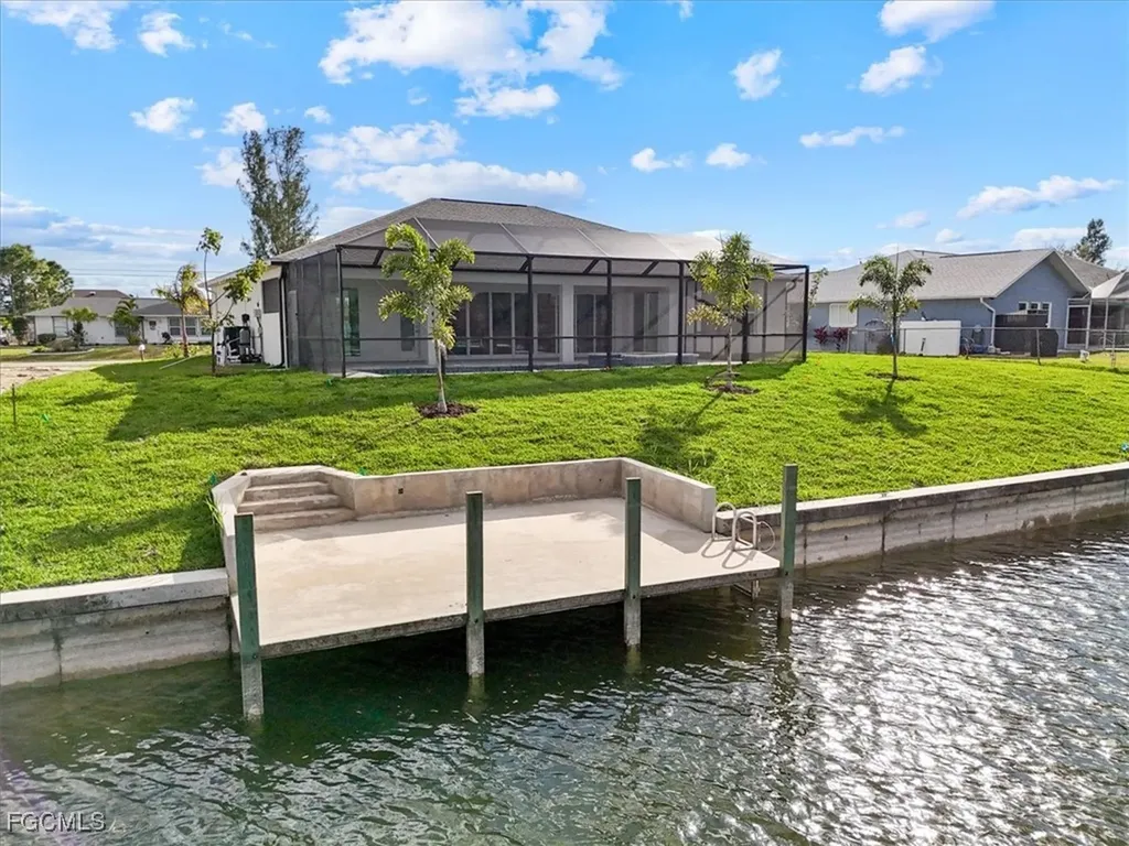 433 SW 21st Street Cape Coral FL 33991