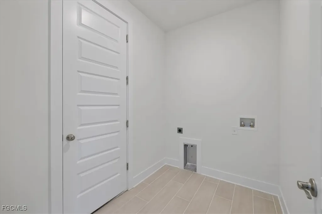 433 SW 21st Street Cape Coral FL 33991