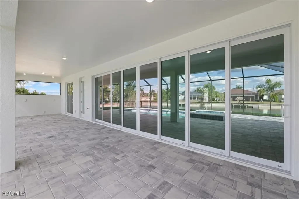 433 SW 21st Street Cape Coral FL 33991