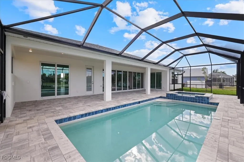 433 SW 21st Street Cape Coral FL 33991