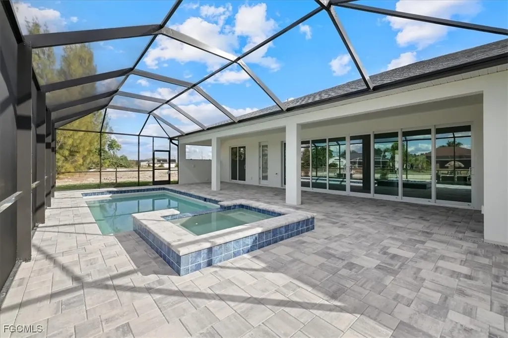 433 SW 21st Street Cape Coral FL 33991