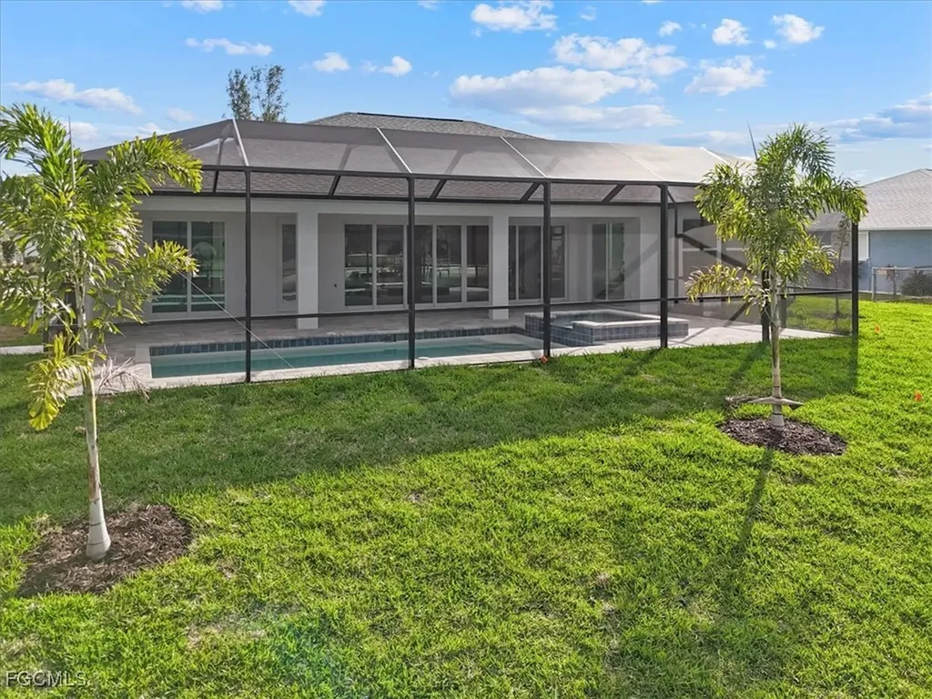 433 SW 21st Street Cape Coral FL 33991