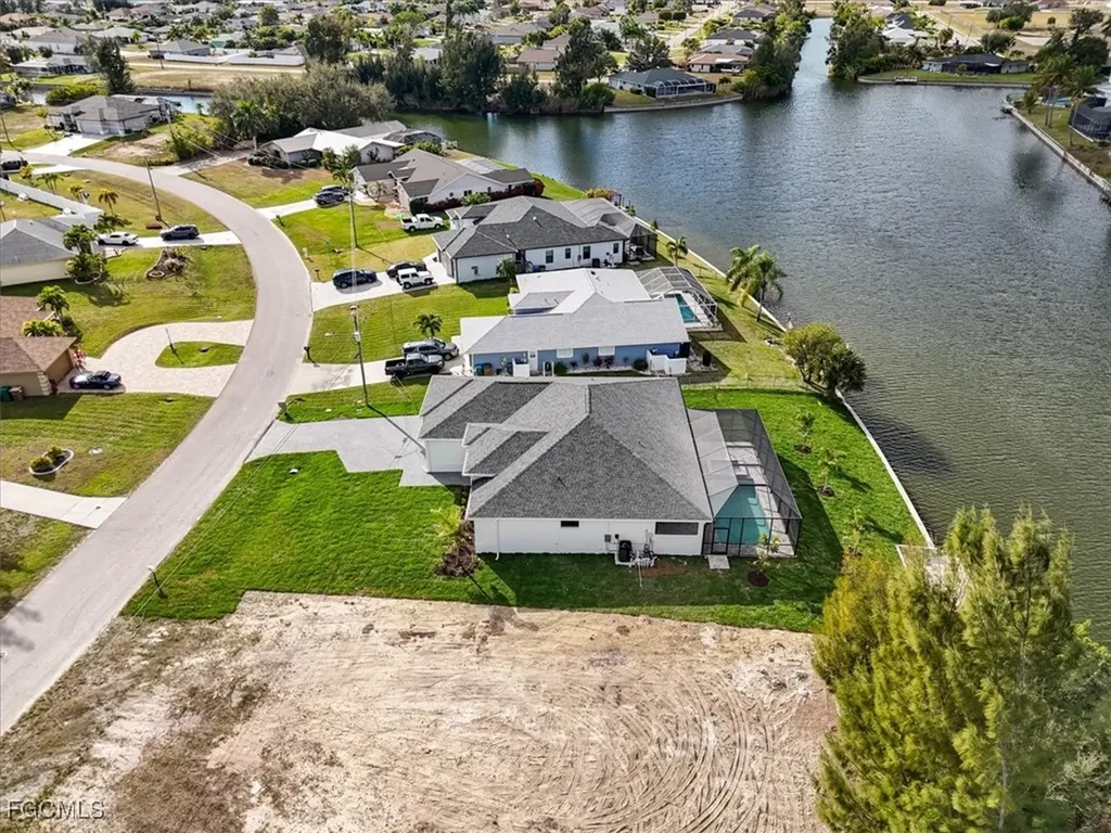 433 SW 21st Street Cape Coral FL 33991