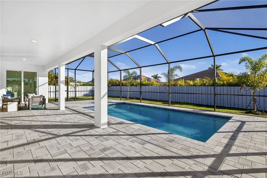3015 SW 10th Avenue Cape Coral FL 33914