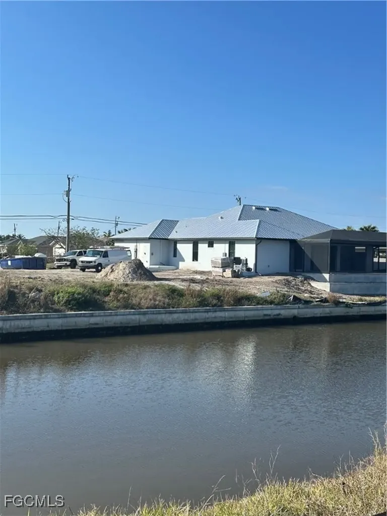 813 SW 40th Terrace Cape Coral FL 33914