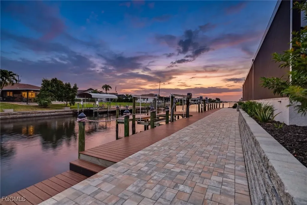 2801 SE 18th Court Cape Coral FL 33904