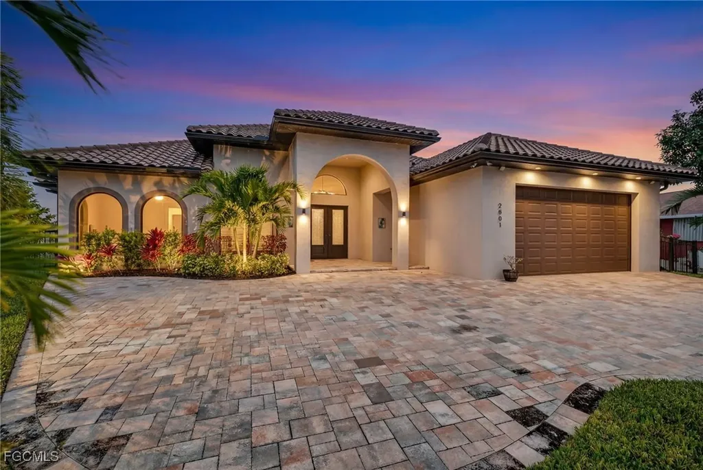 2801 SE 18th Court Cape Coral FL 33904