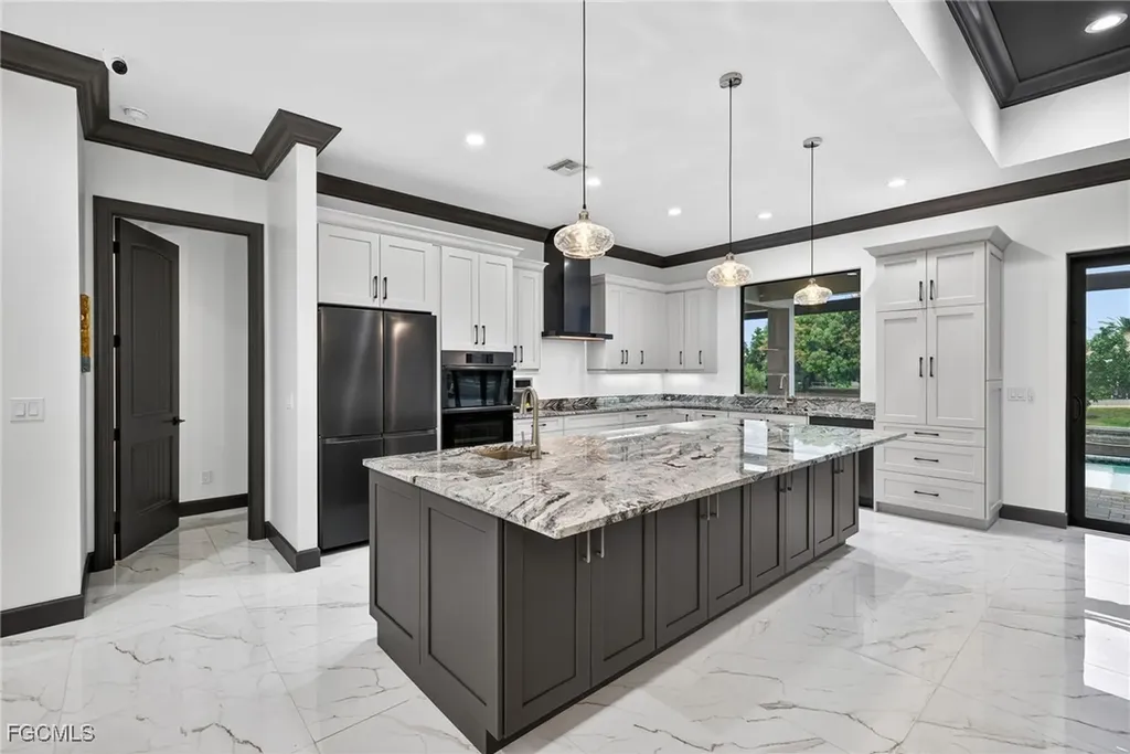 2801 SE 18th Court Cape Coral FL 33904