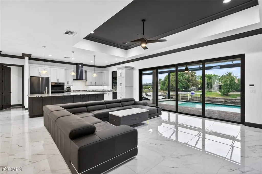 2801 SE 18th Court Cape Coral FL 33904