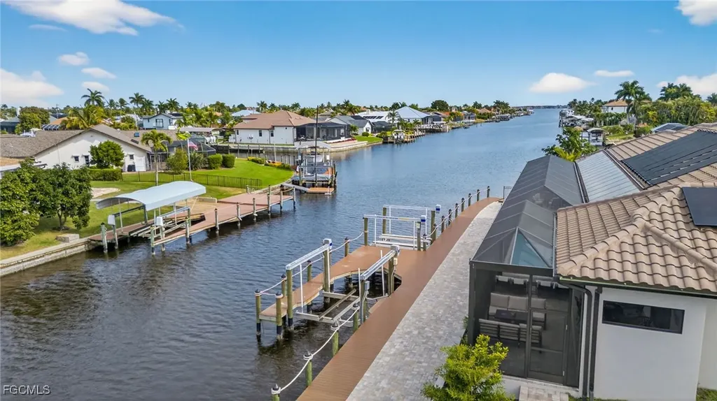 2801 SE 18th Court Cape Coral FL 33904