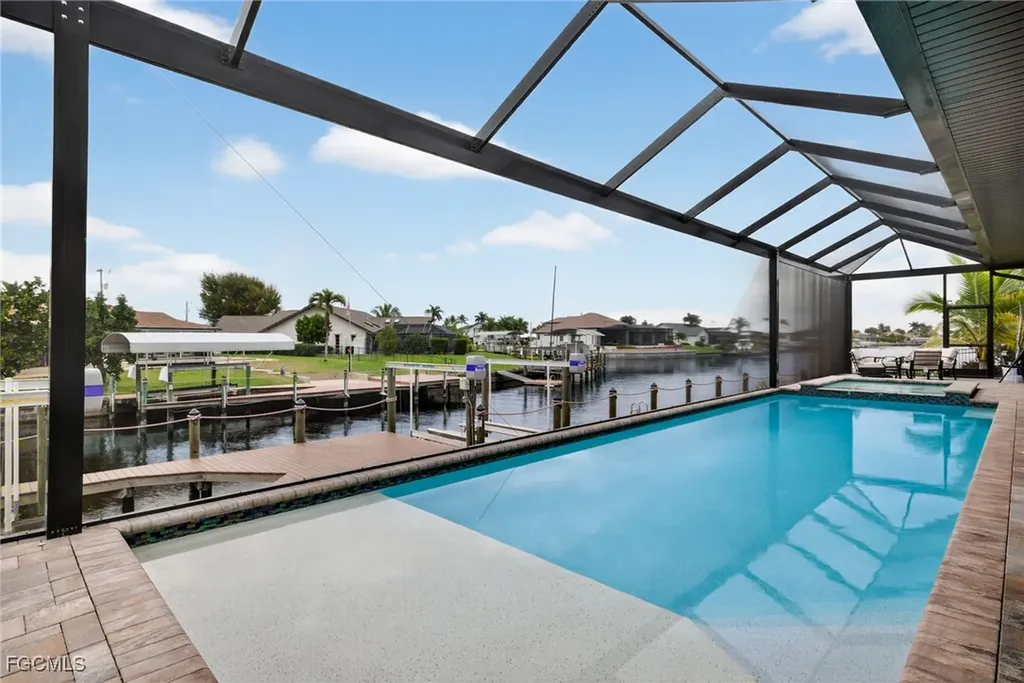 2801 SE 18th Court Cape Coral FL 33904