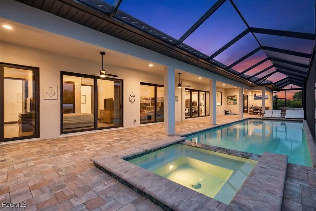 2801 SE 18th Court Cape Coral FL 33904
