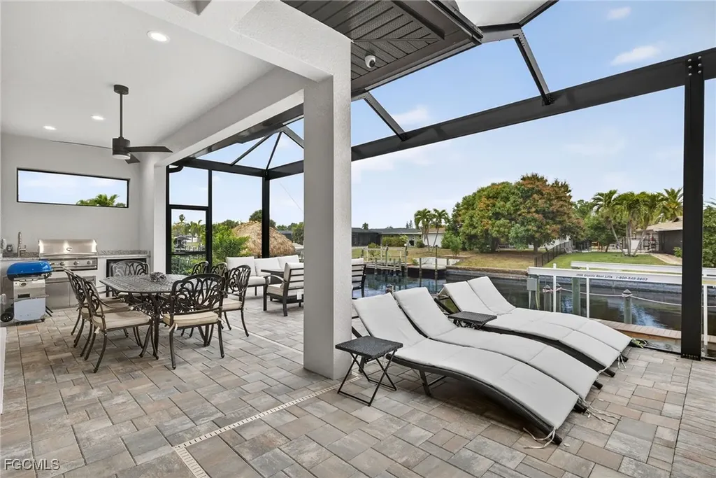 2801 SE 18th Court Cape Coral FL 33904