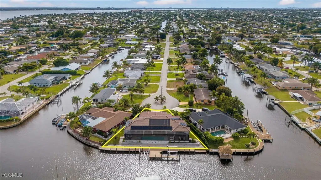 2801 SE 18th Court Cape Coral FL 33904