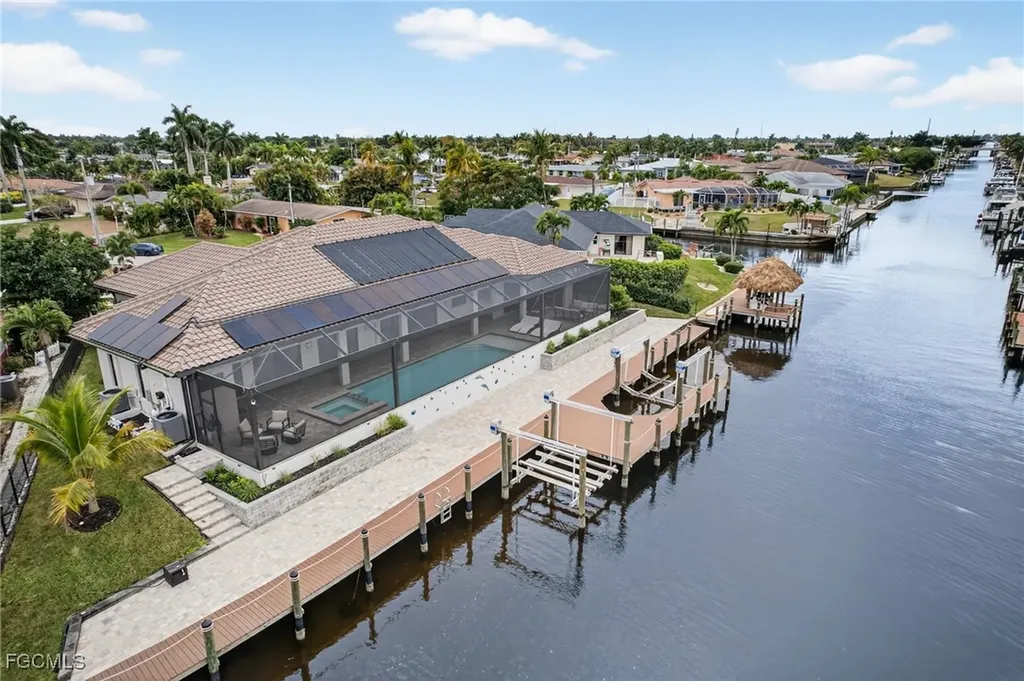 2801 SE 18th Court Cape Coral FL 33904