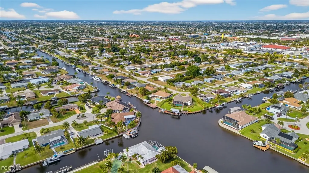 2801 SE 18th Court Cape Coral FL 33904
