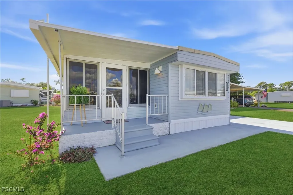 400 Twig Court S North Fort Myers FL 33917