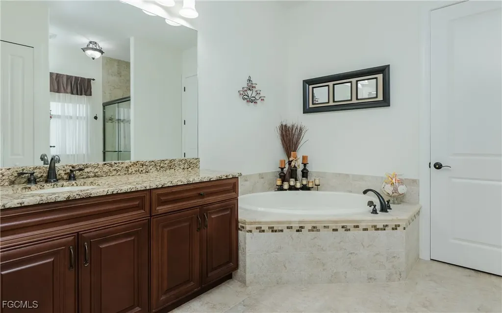 1525 SW 57th Terrace Cape Coral FL 33914