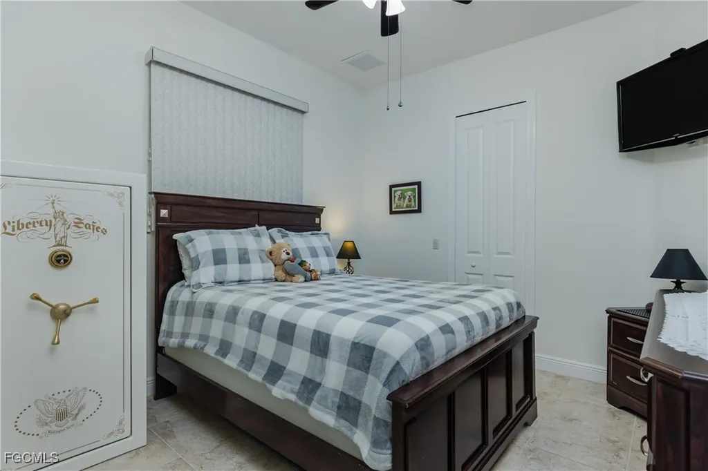 1525 SW 57th Terrace Cape Coral FL 33914