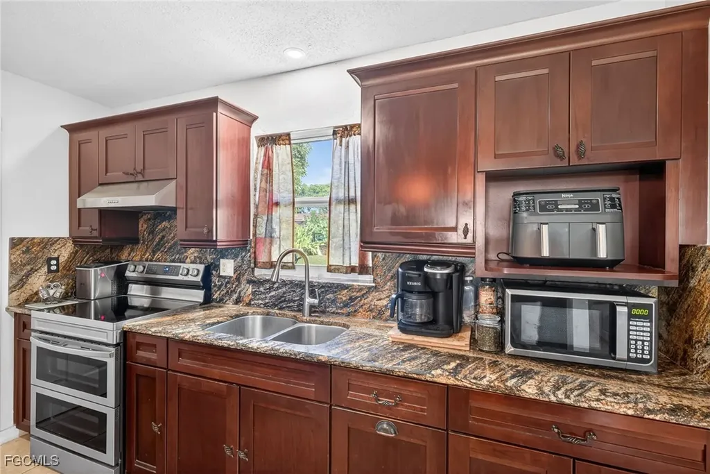 219 Richmond Avenue S Lehigh Acres FL 33936