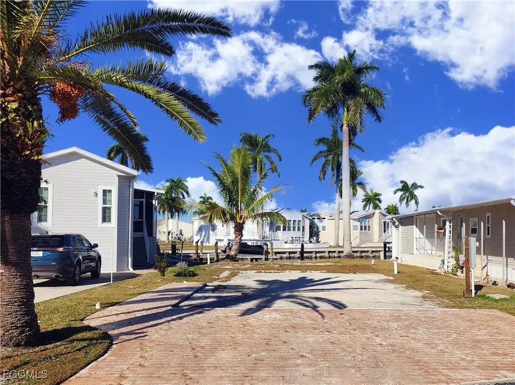 141 Barbados Way Fort Myers Beach FL 33931