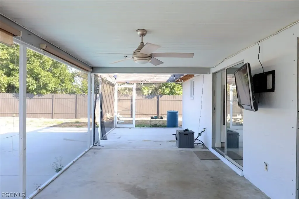 1206 SE 23rd Place Cape Coral FL 33990