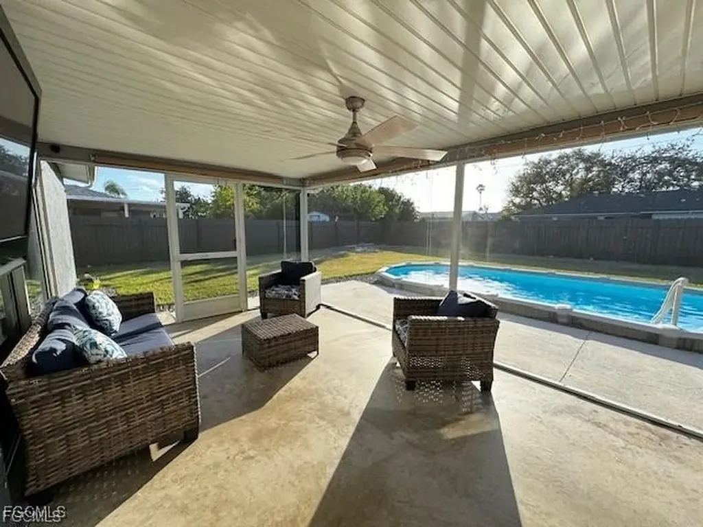 1206 SE 23rd Place Cape Coral FL 33990