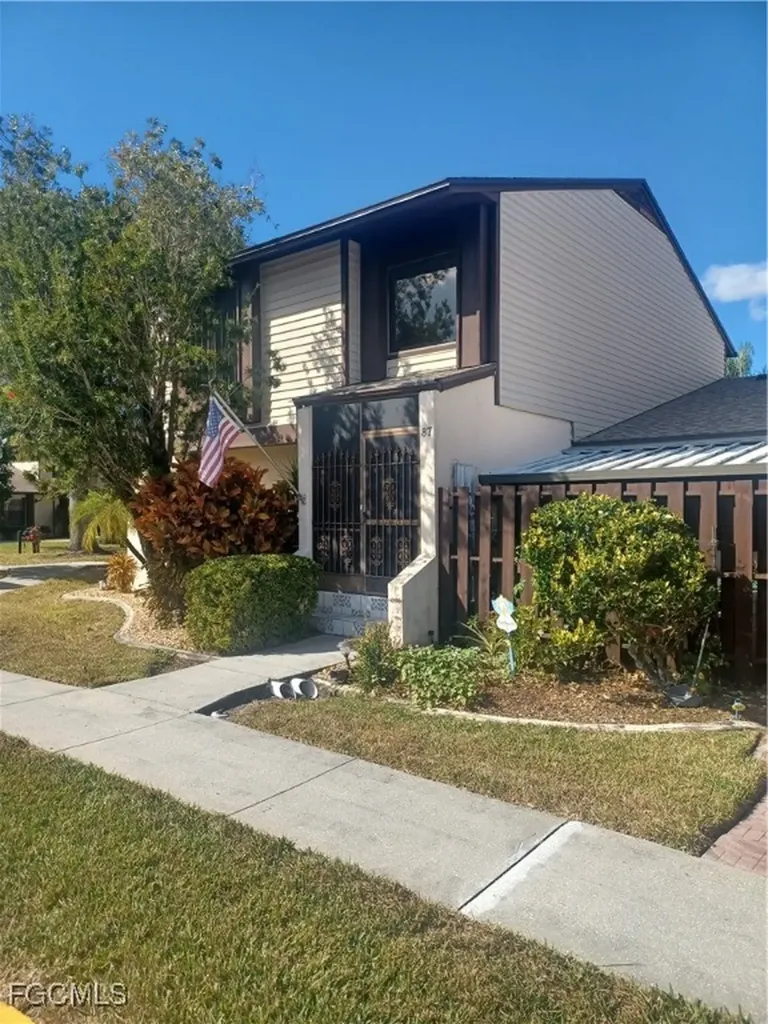1210 SE 6th Terrace Cape Coral FL 33990