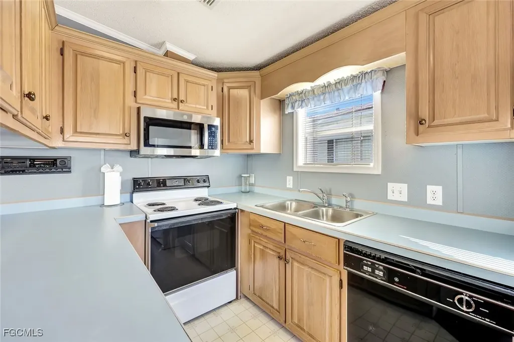 10827 Little Heron Circle Estero FL 33928