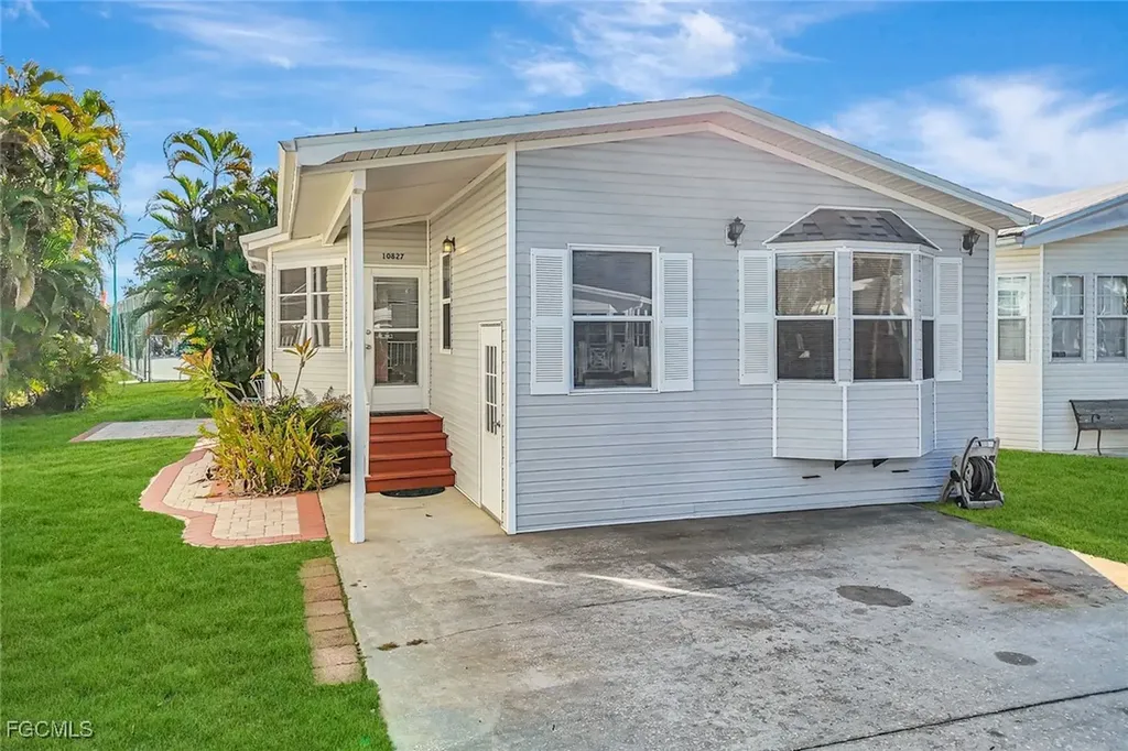 10827 Little Heron Circle Estero FL 33928