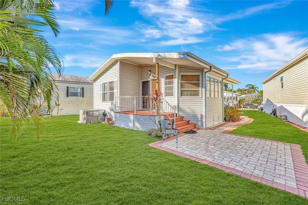 10827 Little Heron Circle Estero FL 33928